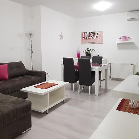 Apartment Gea 18 Novi Sad Oda fotoğraf